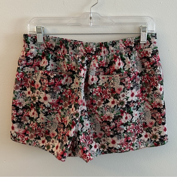 Floral Print Silky Lounge Shorts One Size (Size L - Check Measurements) - Picture 4 of 5